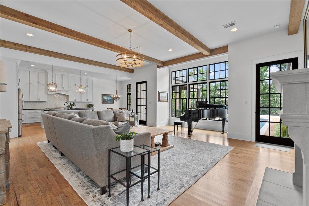 10394 N DUNCAN WOODS DR