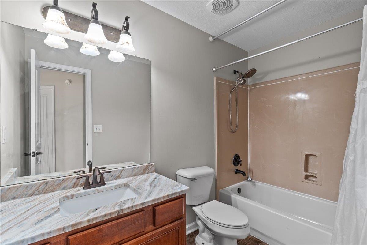 8051 LAUREL TREE CV