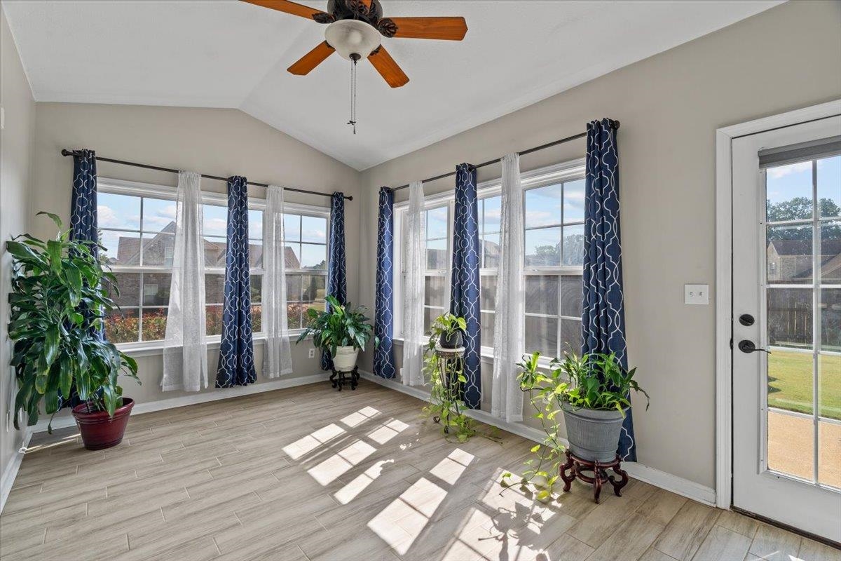 8051 LAUREL TREE CV