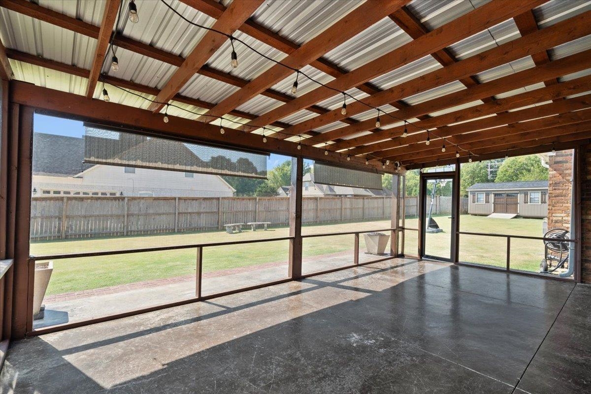 8051 LAUREL TREE CV