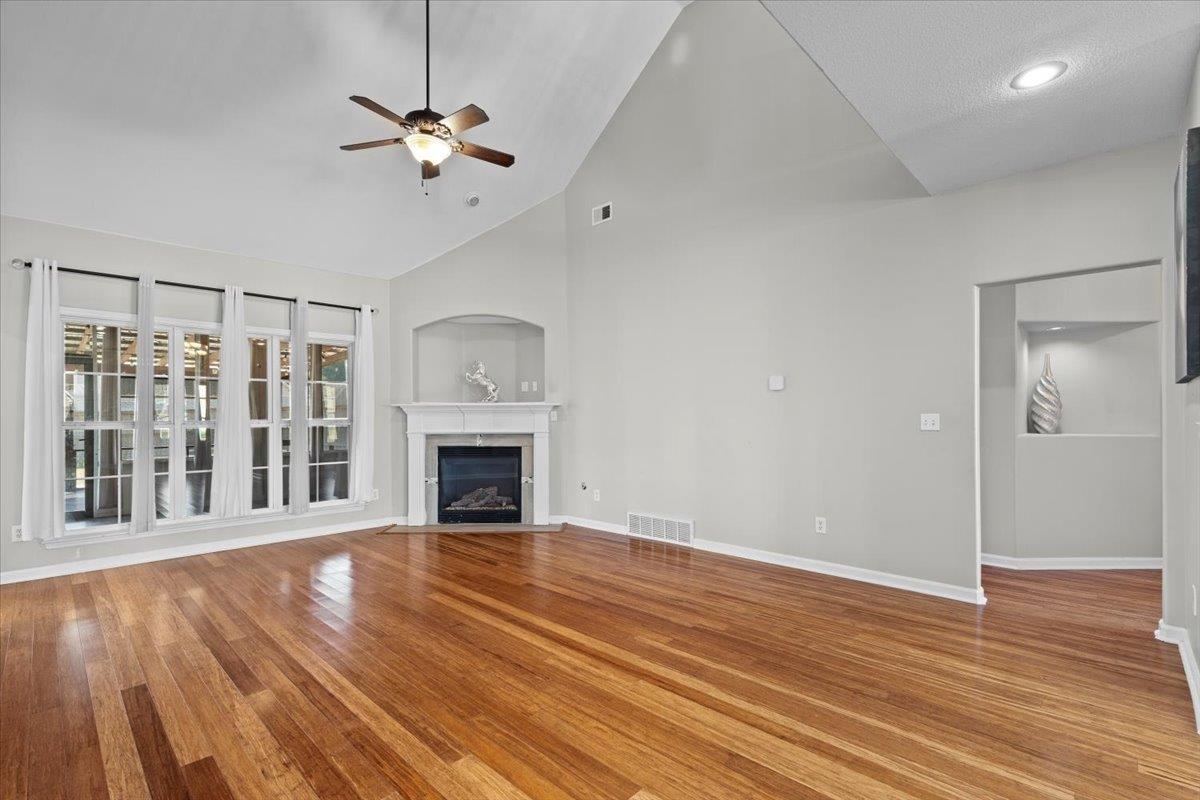 8051 LAUREL TREE CV