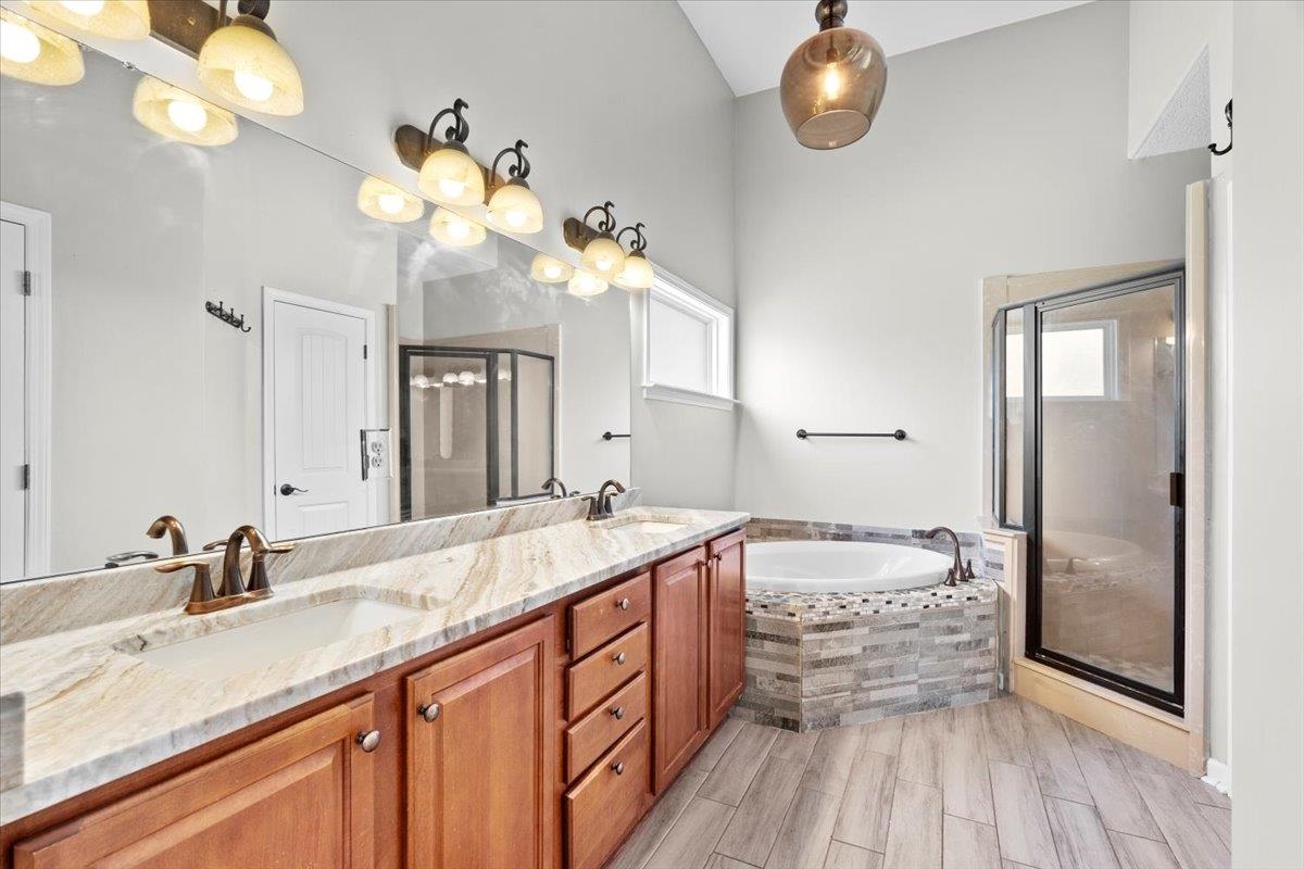 8051 LAUREL TREE CV