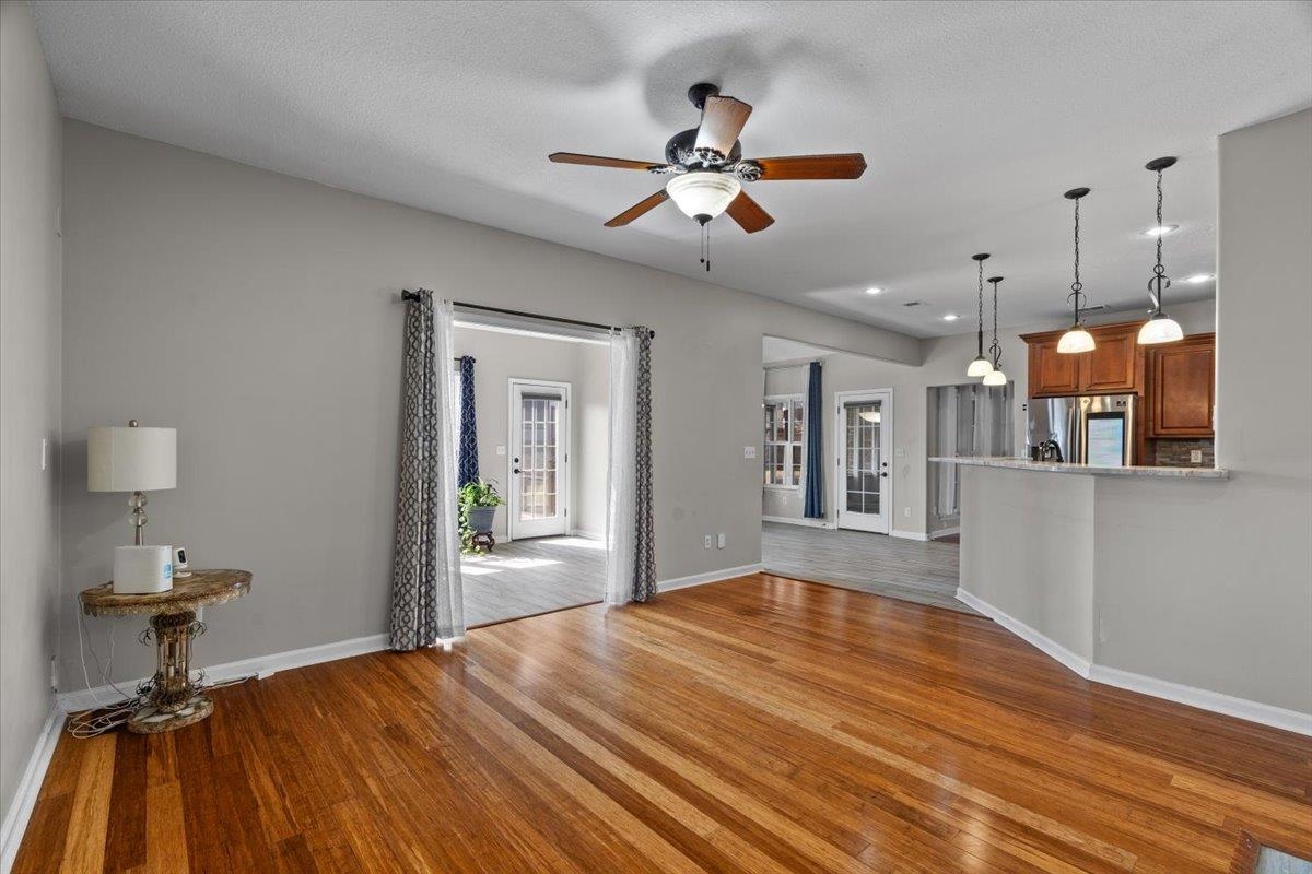 8051 LAUREL TREE CV