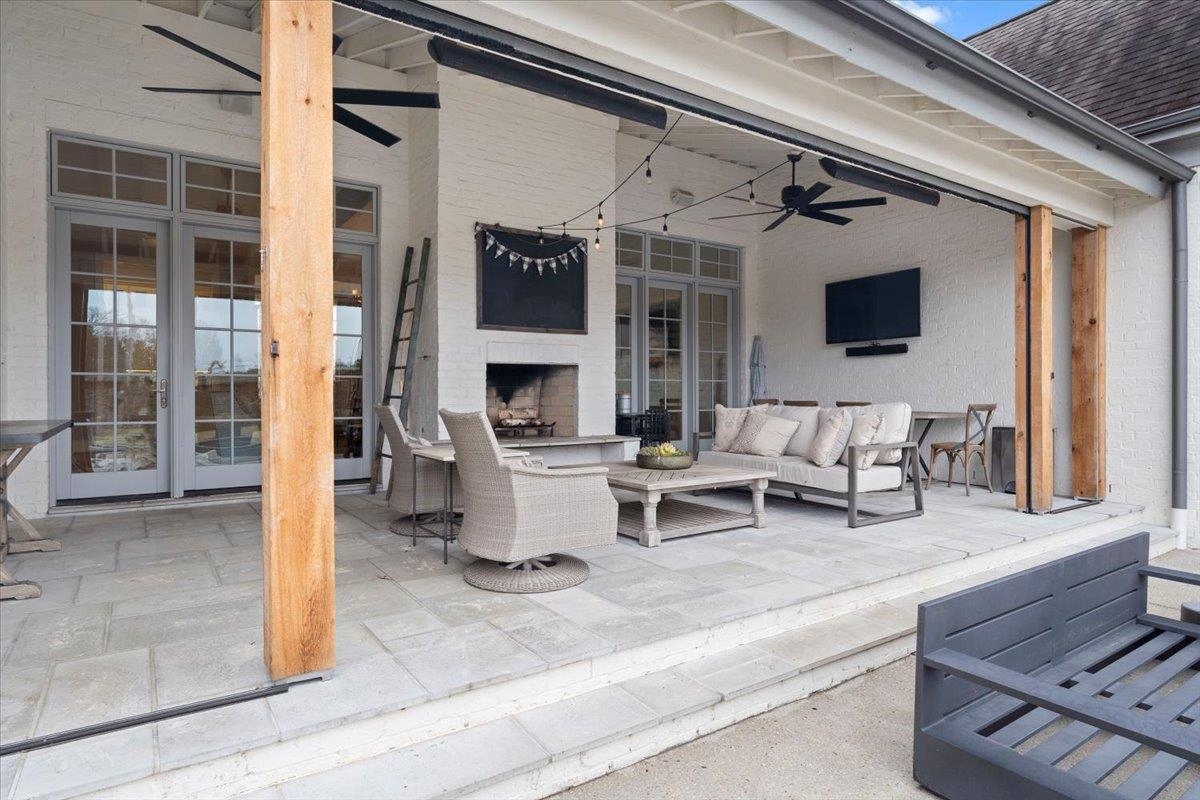 3197 CHAPEL WOODS CV