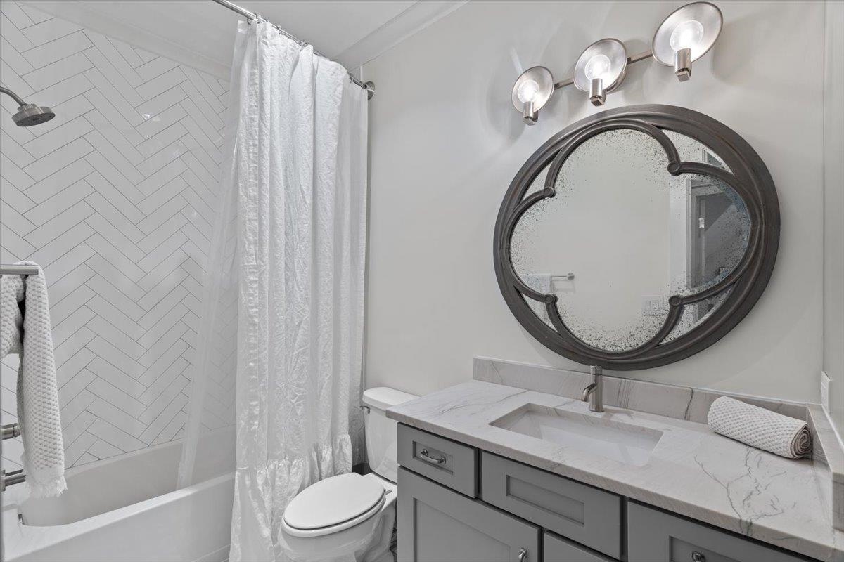 3197 CHAPEL WOODS CV