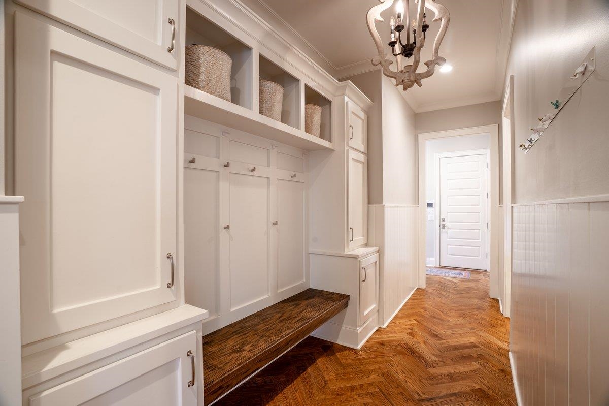 3197 CHAPEL WOODS CV