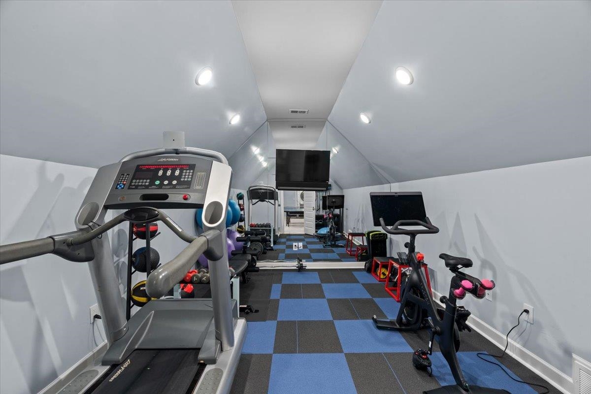 3197 CHAPEL WOODS CV