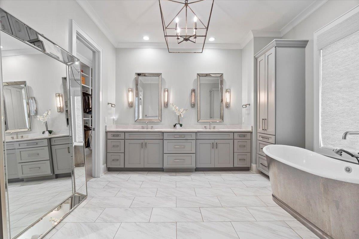 3197 CHAPEL WOODS CV