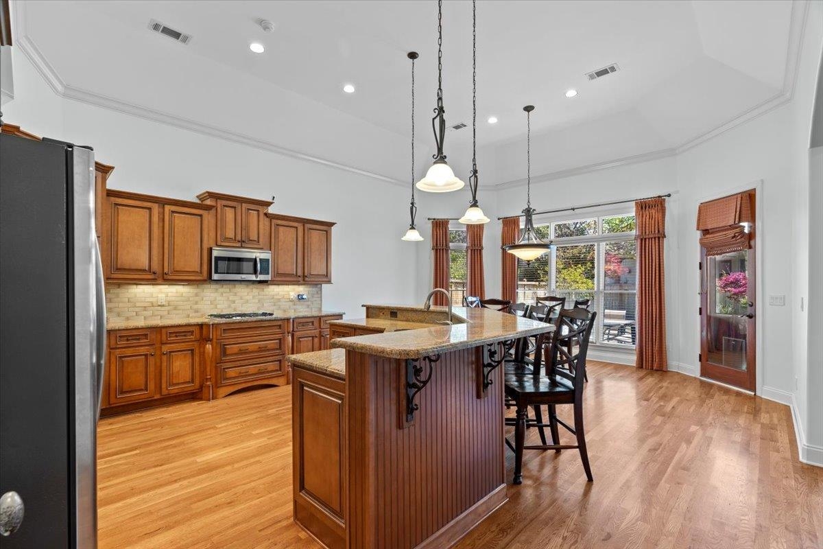 9248 LIGGON GREEN LN