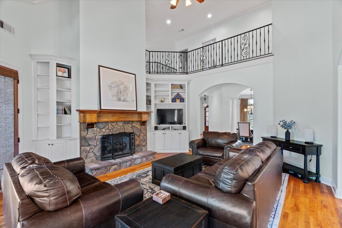 9248 LIGGON GREEN LN