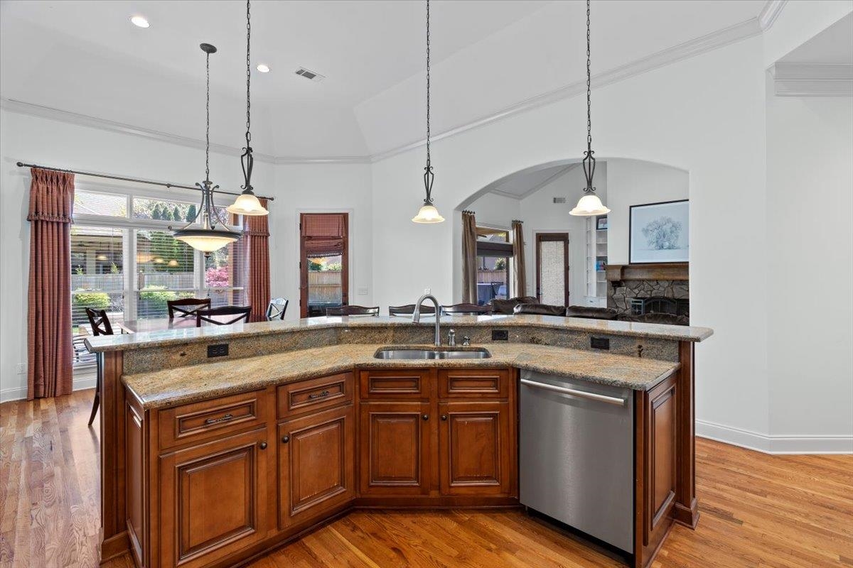 9248 LIGGON GREEN LN