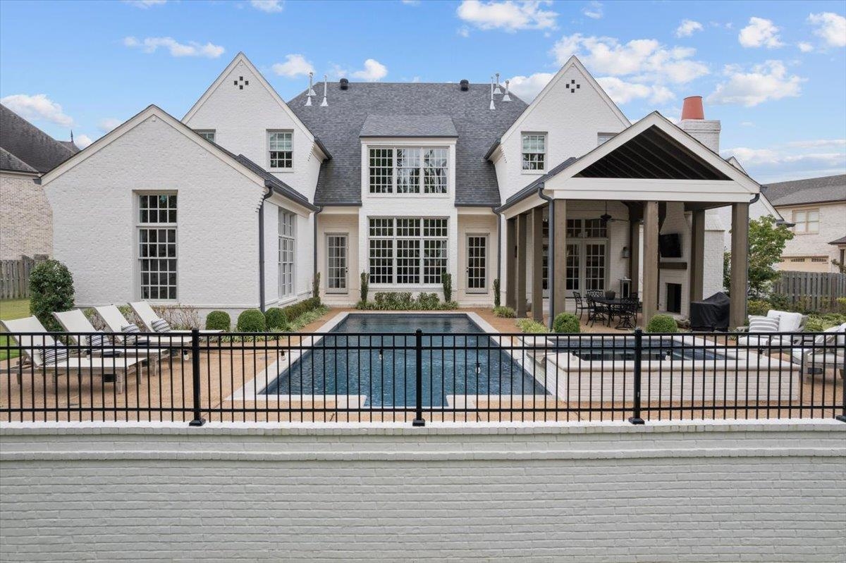 10394 N DUNCAN WOODS DR