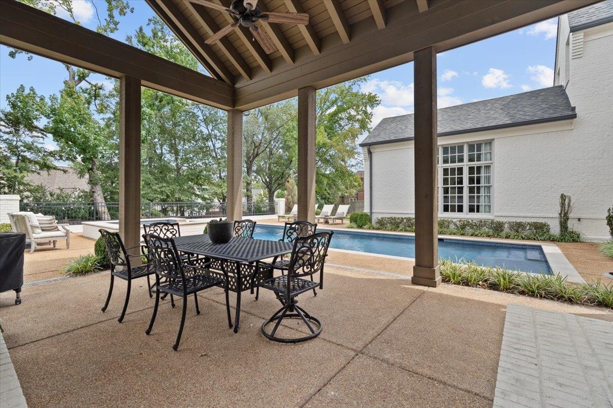 10394 N DUNCAN WOODS DR