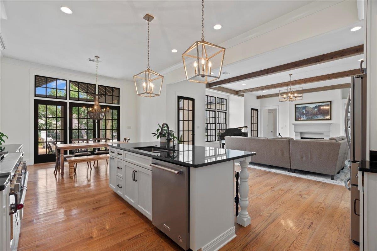 10394 N DUNCAN WOODS DR