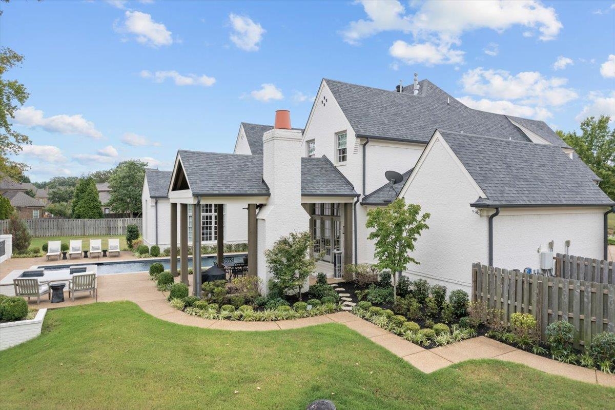 10394 N DUNCAN WOODS DR