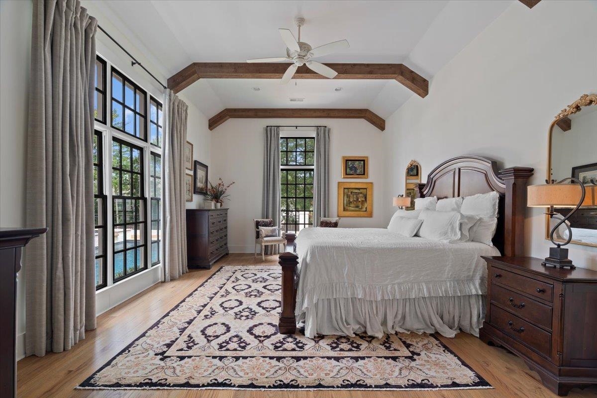 10394 N DUNCAN WOODS DR