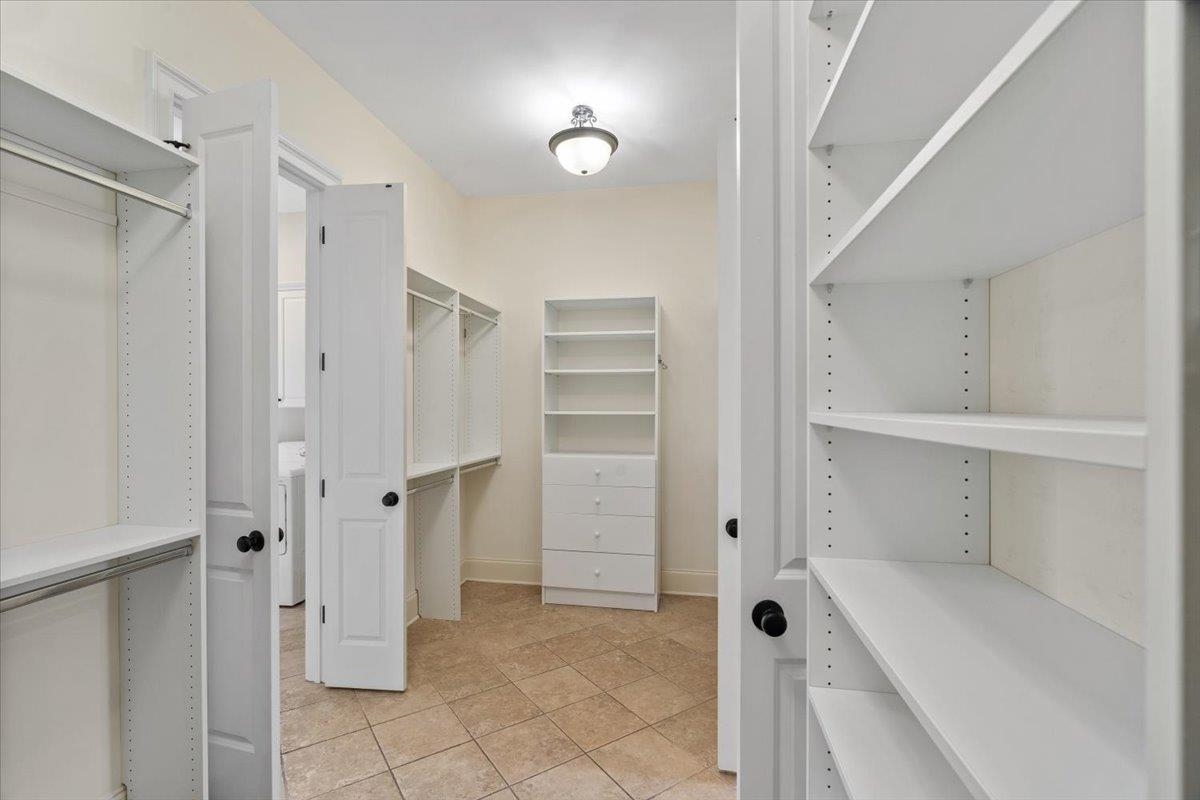 1862 OLD TOWNE LN