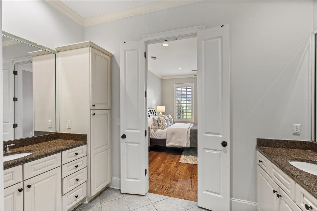 1862 OLD TOWNE LN