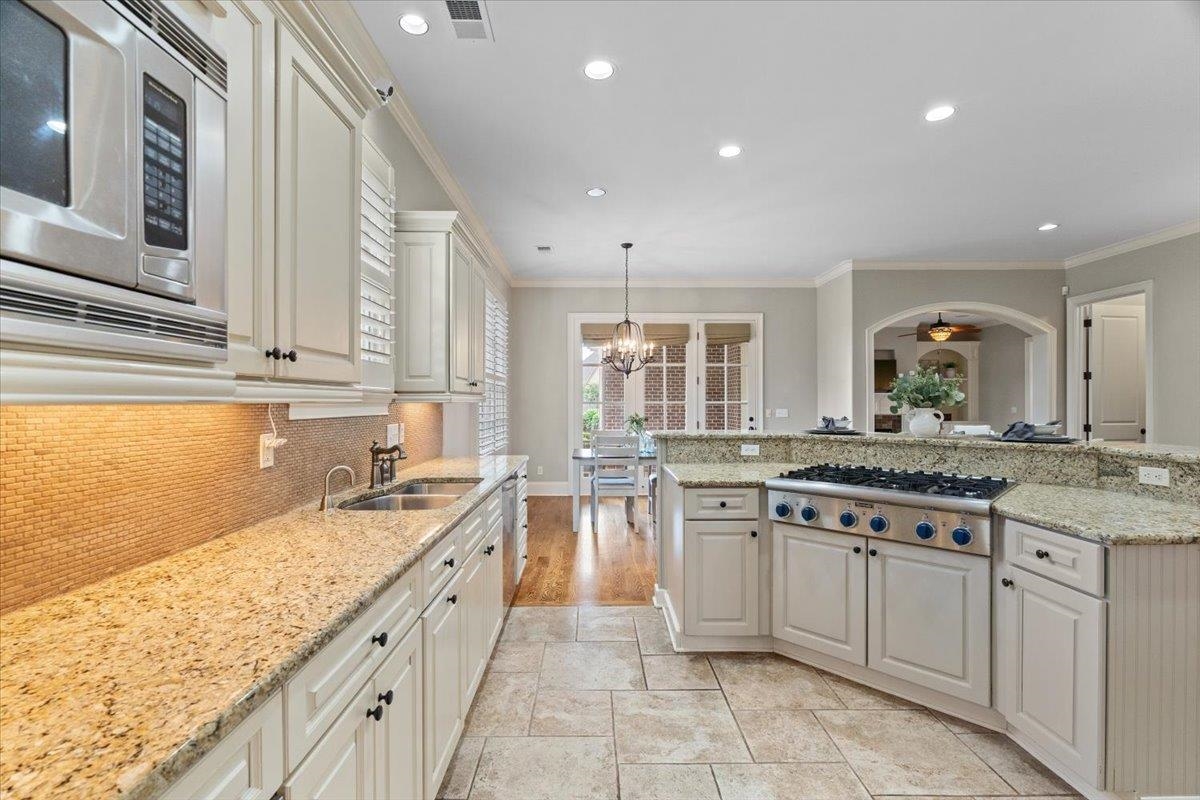 1862 OLD TOWNE LN