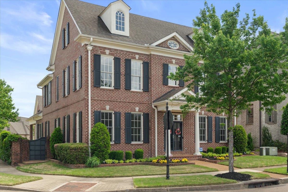 1862 OLD TOWNE LN