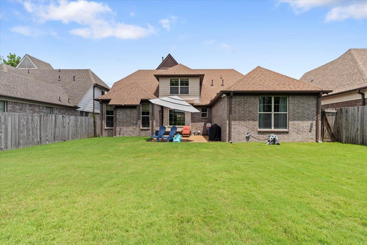 8499 WOODLAND GREEN CT