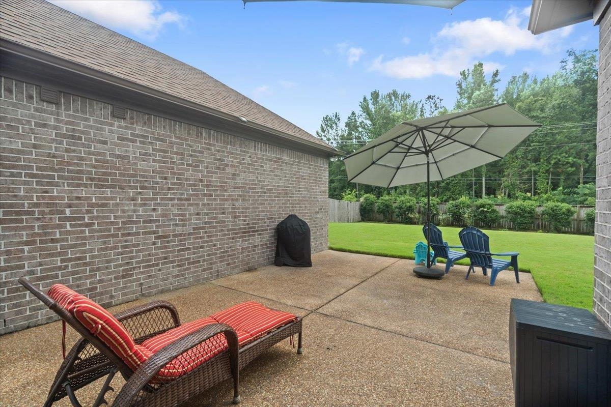 8499 WOODLAND GREEN CT