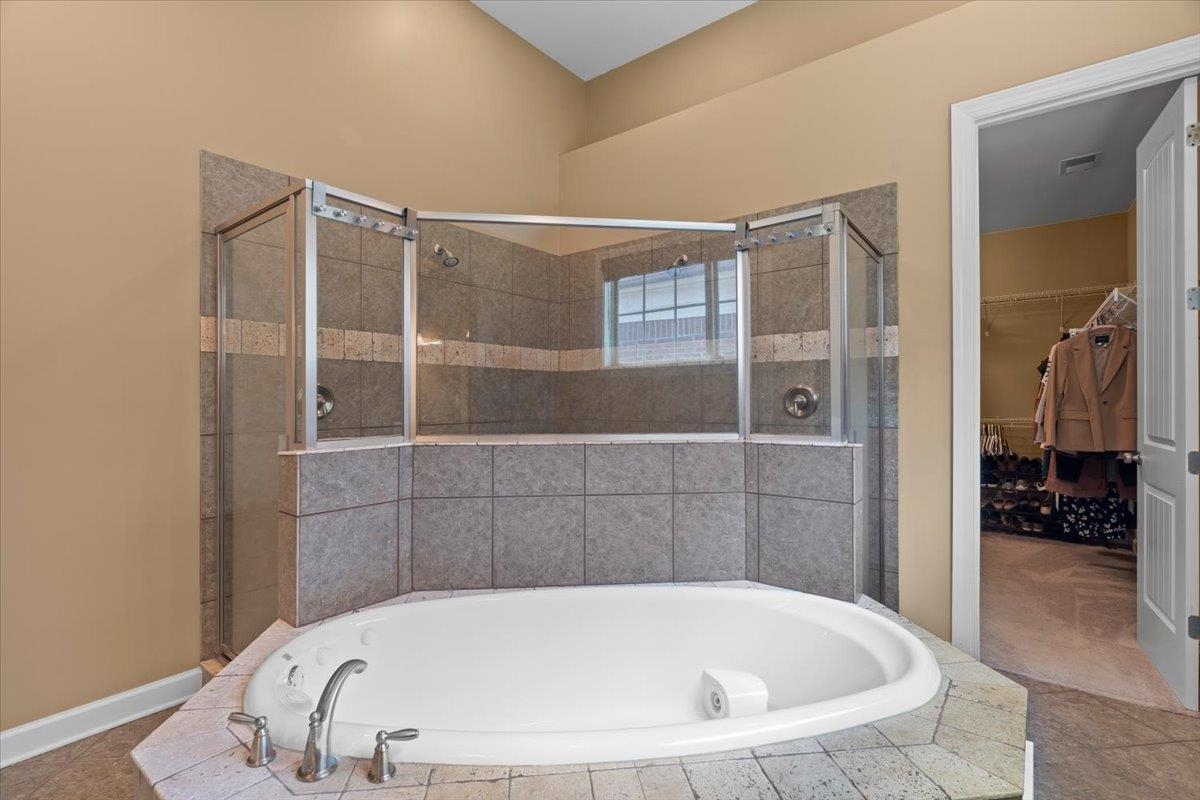 8499 WOODLAND GREEN CT