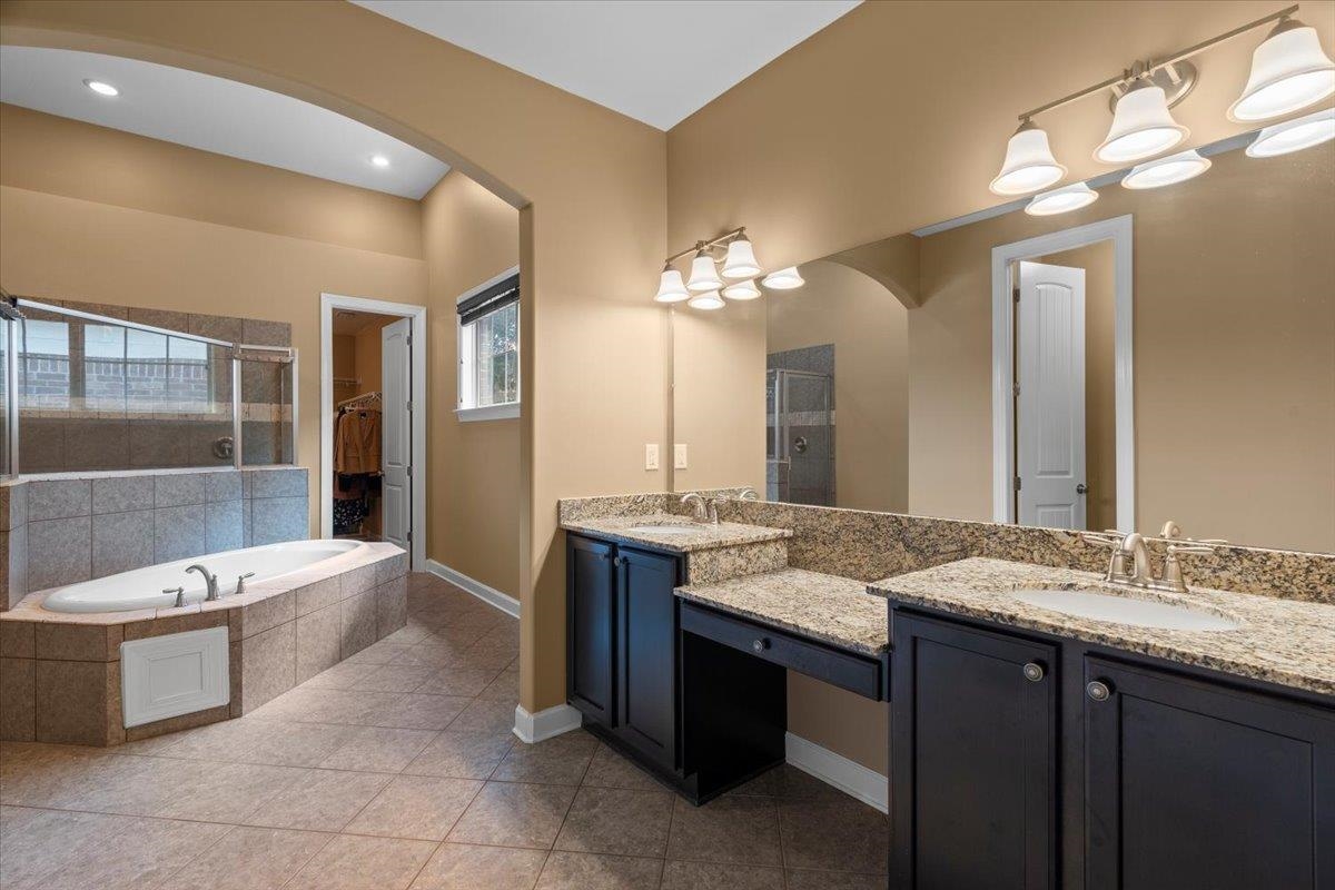 8499 WOODLAND GREEN CT