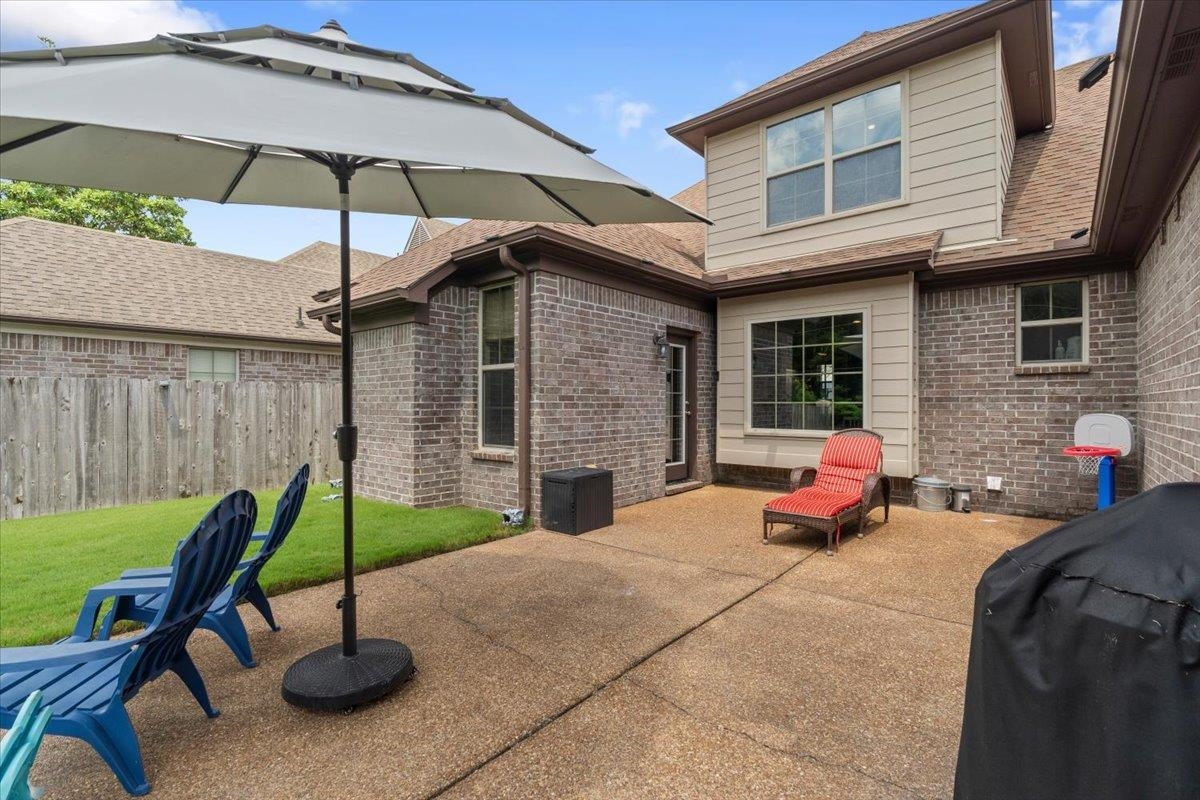 8499 WOODLAND GREEN CT