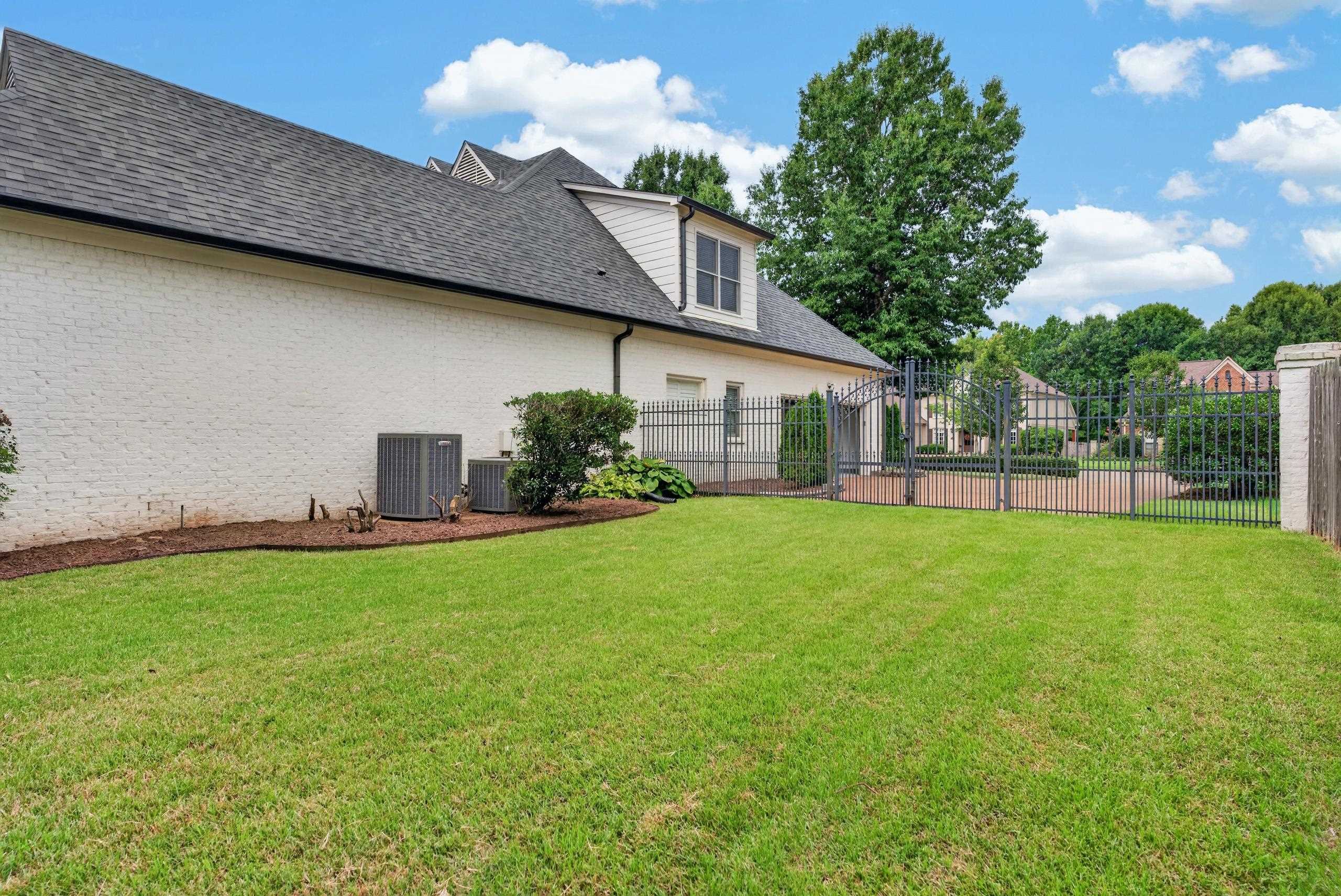 1875 ALMADALE FARMS PKY