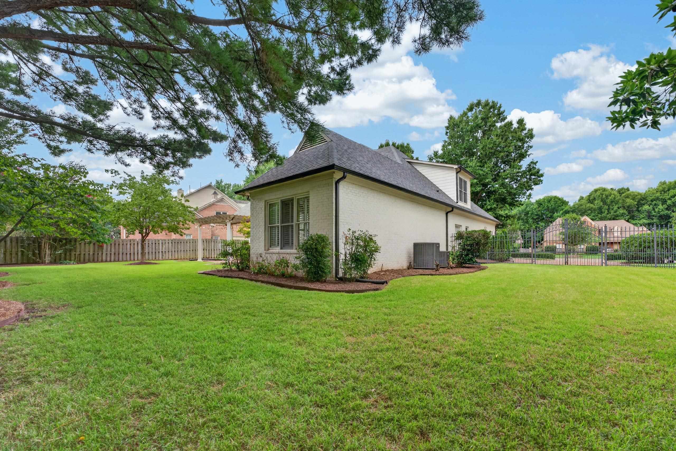 1875 ALMADALE FARMS PKY
