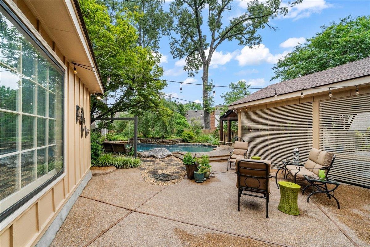 8594 BUCKTHORN CV
