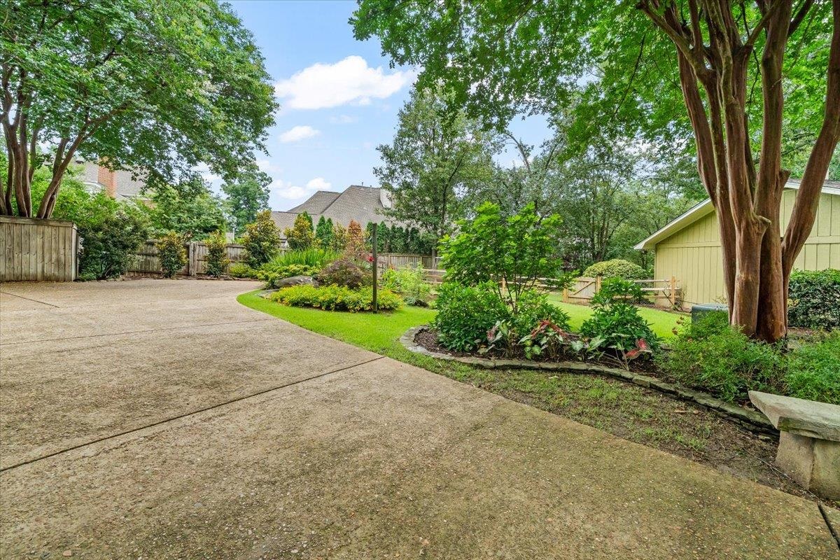 8594 BUCKTHORN CV