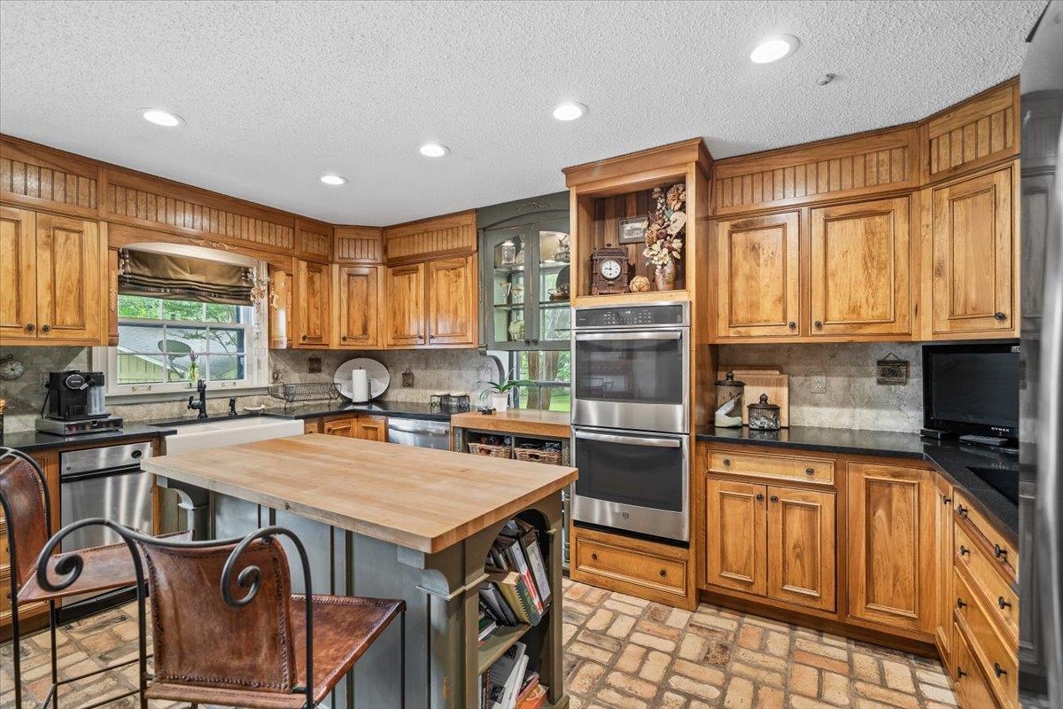 8594 BUCKTHORN CV