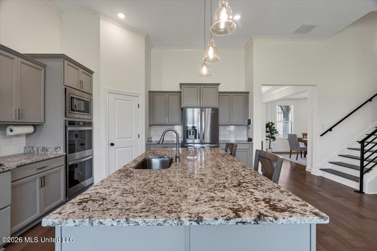 14806 Elm Hill