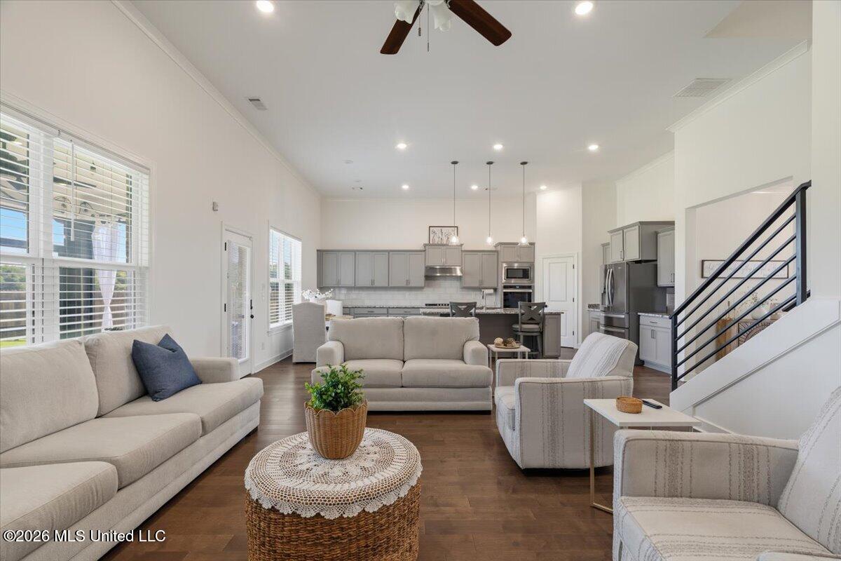 14806 Elm Hill