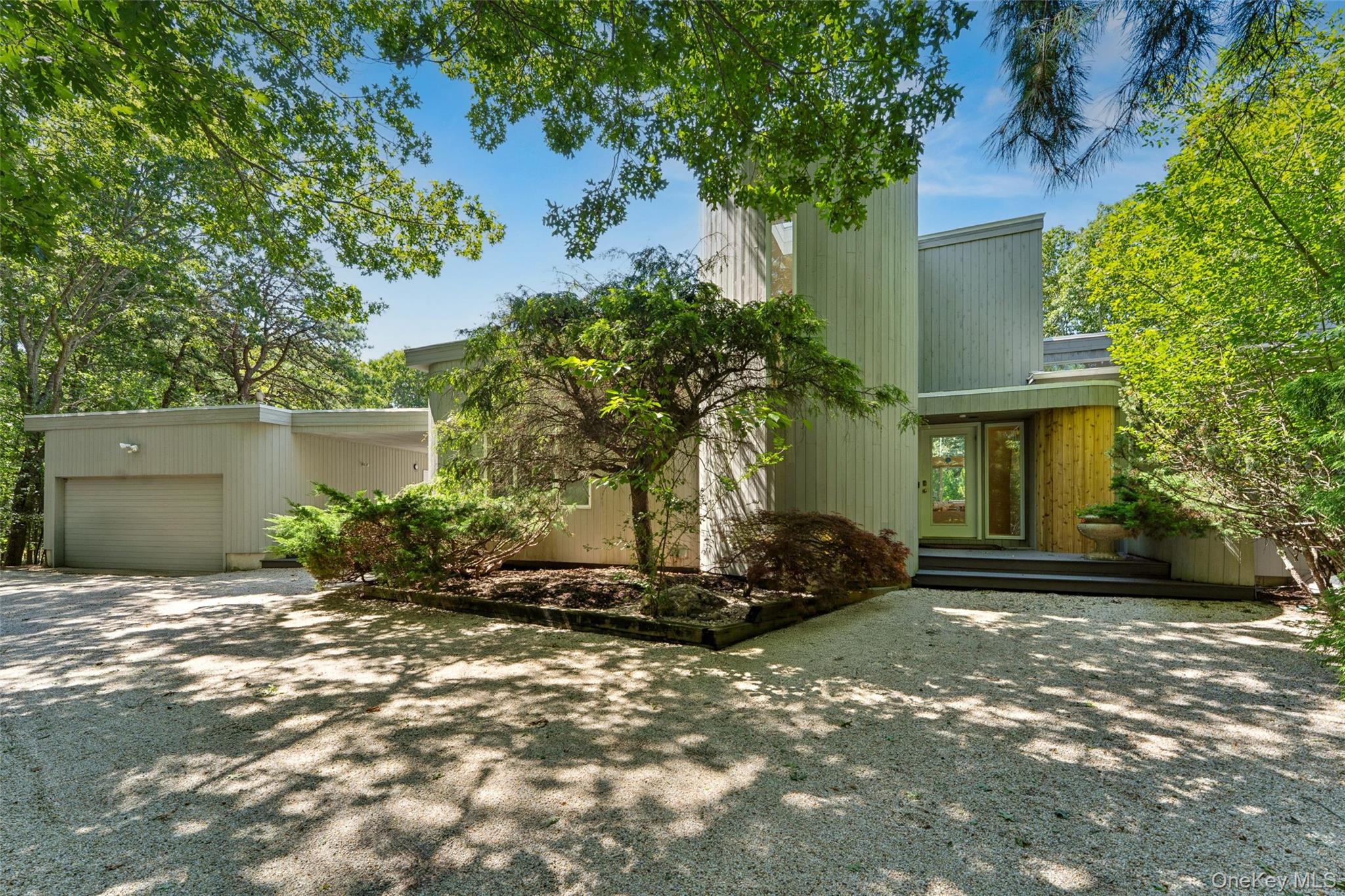16 Elizabeth Lane