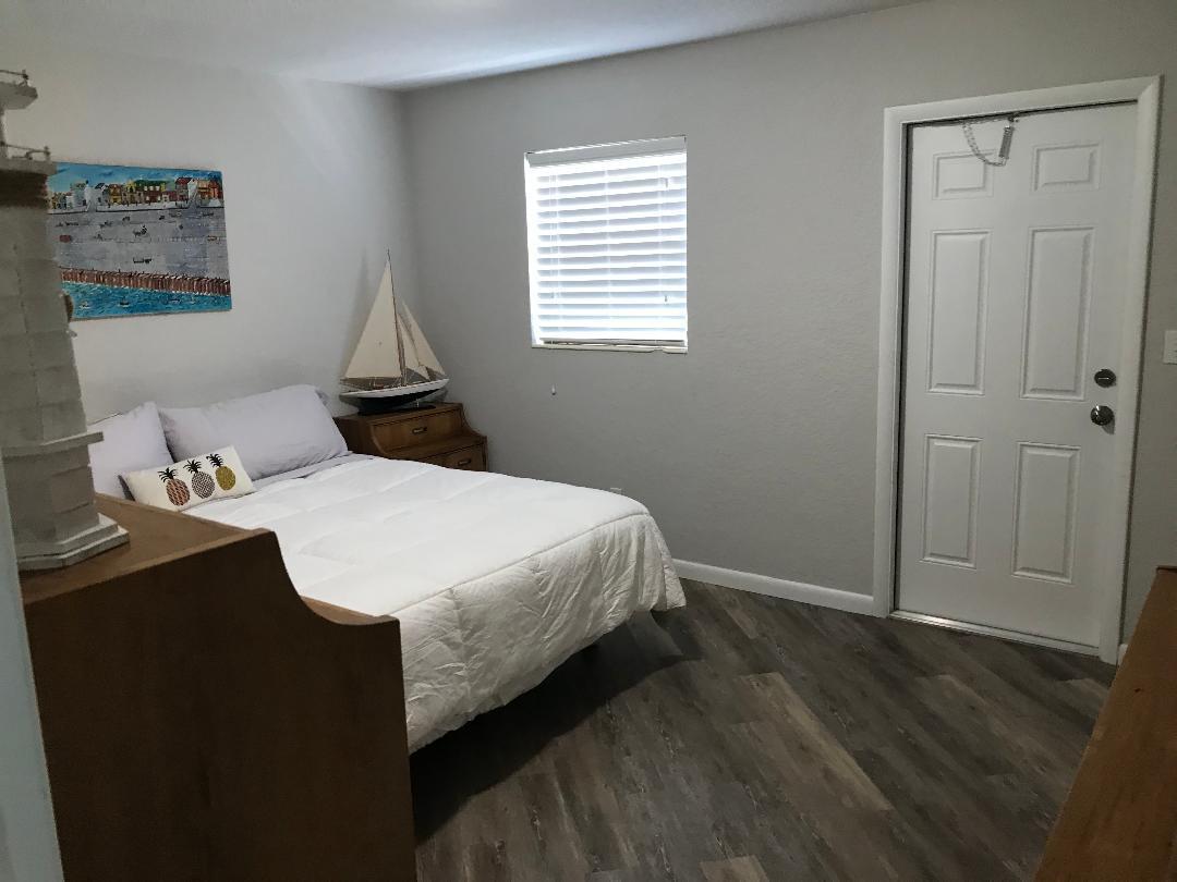 621 NE 3rd Avenue Unit: Back