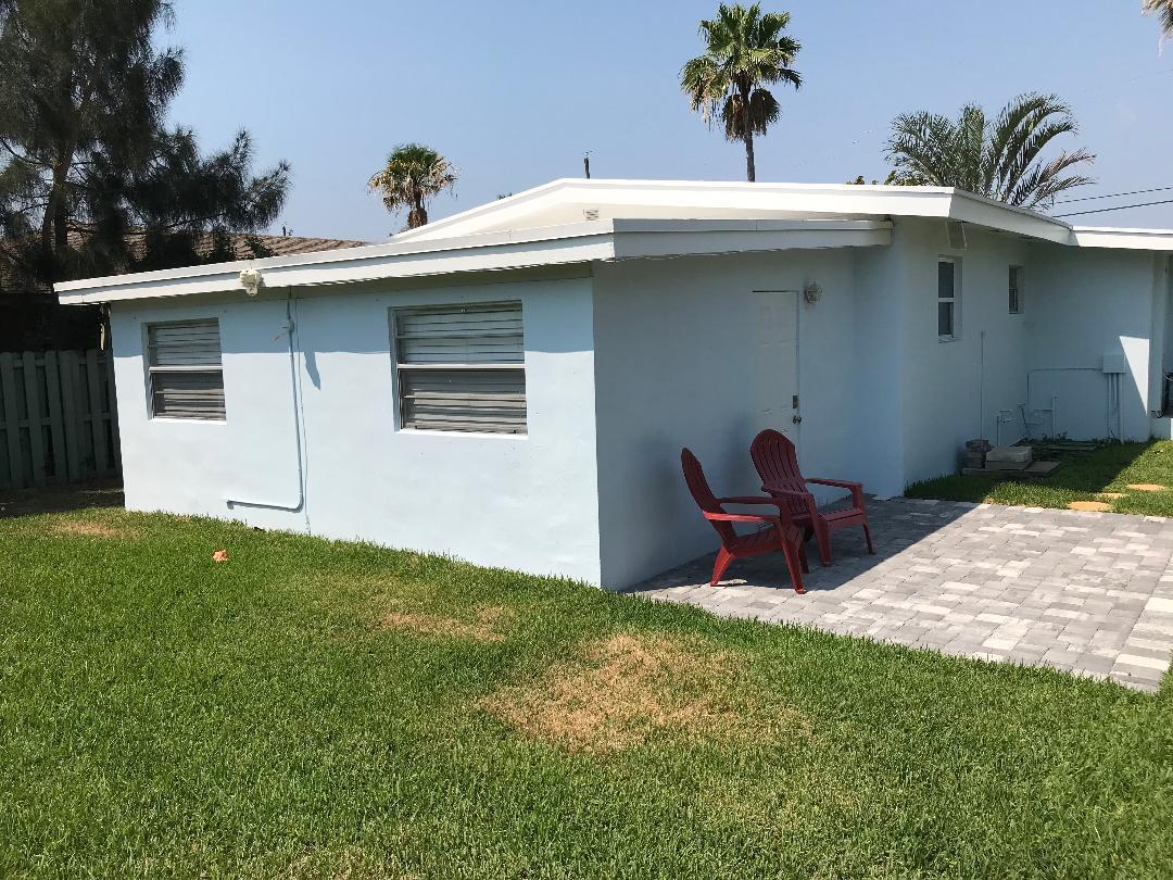 621 NE 3rd Avenue Unit: Back
