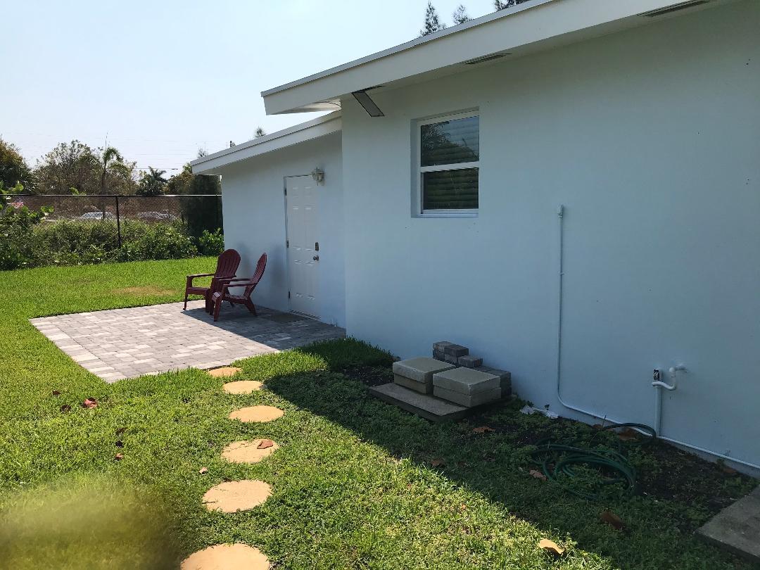 621 NE 3rd Avenue Unit: Back