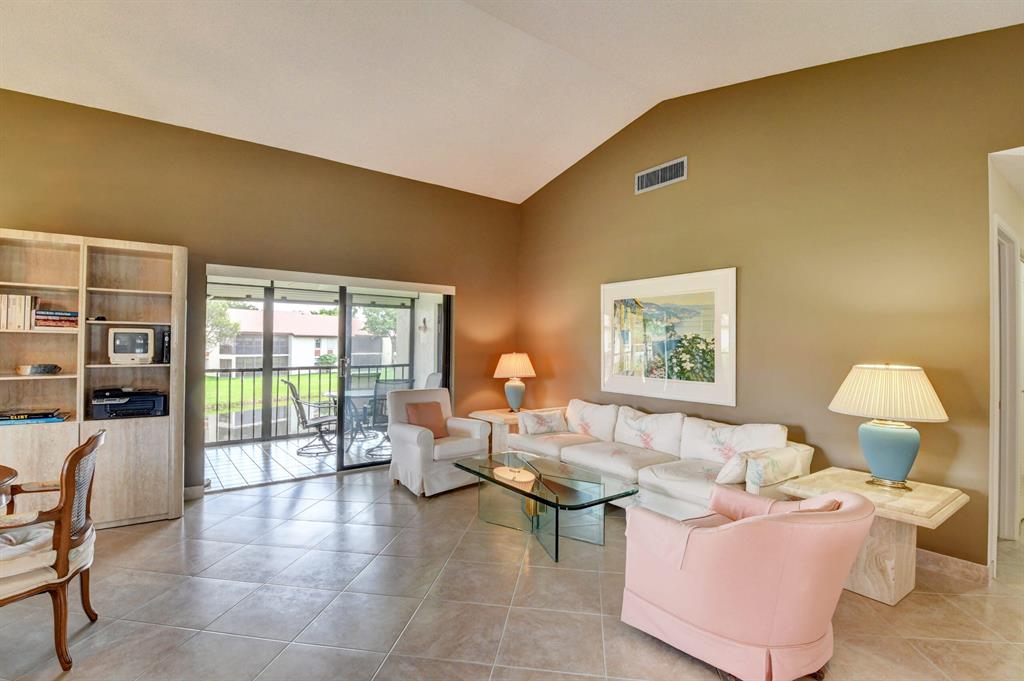 10812 Lake Palm Lane Unit: 201