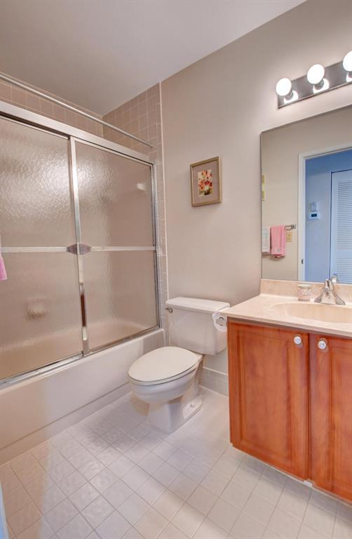 10812 Lake Palm Lane Unit: 201