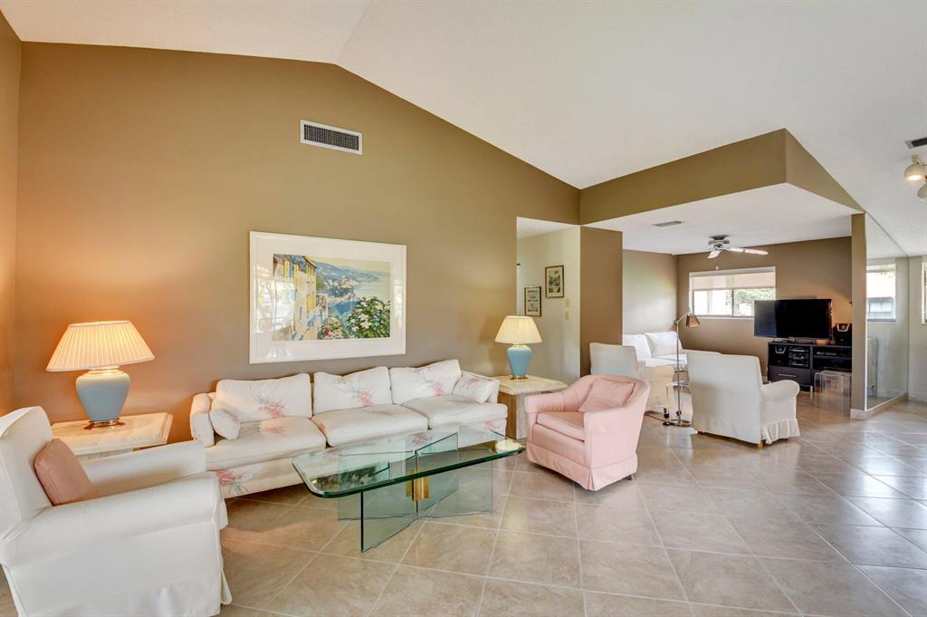10812 Lake Palm Lane Unit: 201