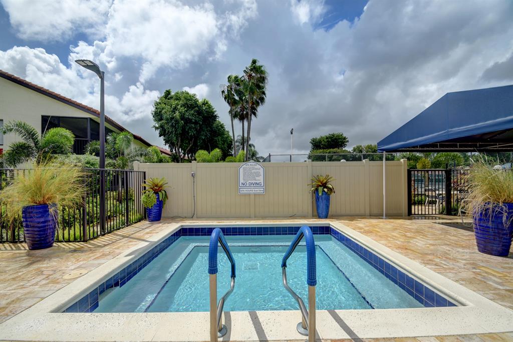 10812 Lake Palm Lane Unit: 201