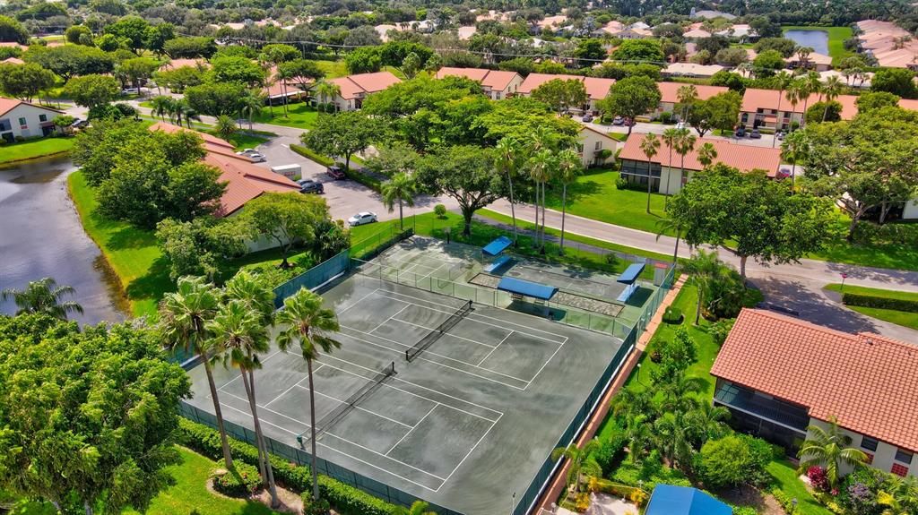 10812 Lake Palm Lane Unit: 201