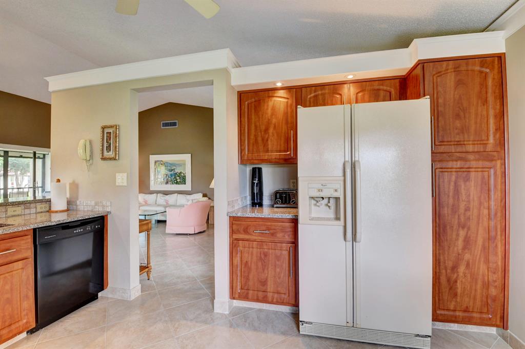 10812 Lake Palm Lane Unit: 201