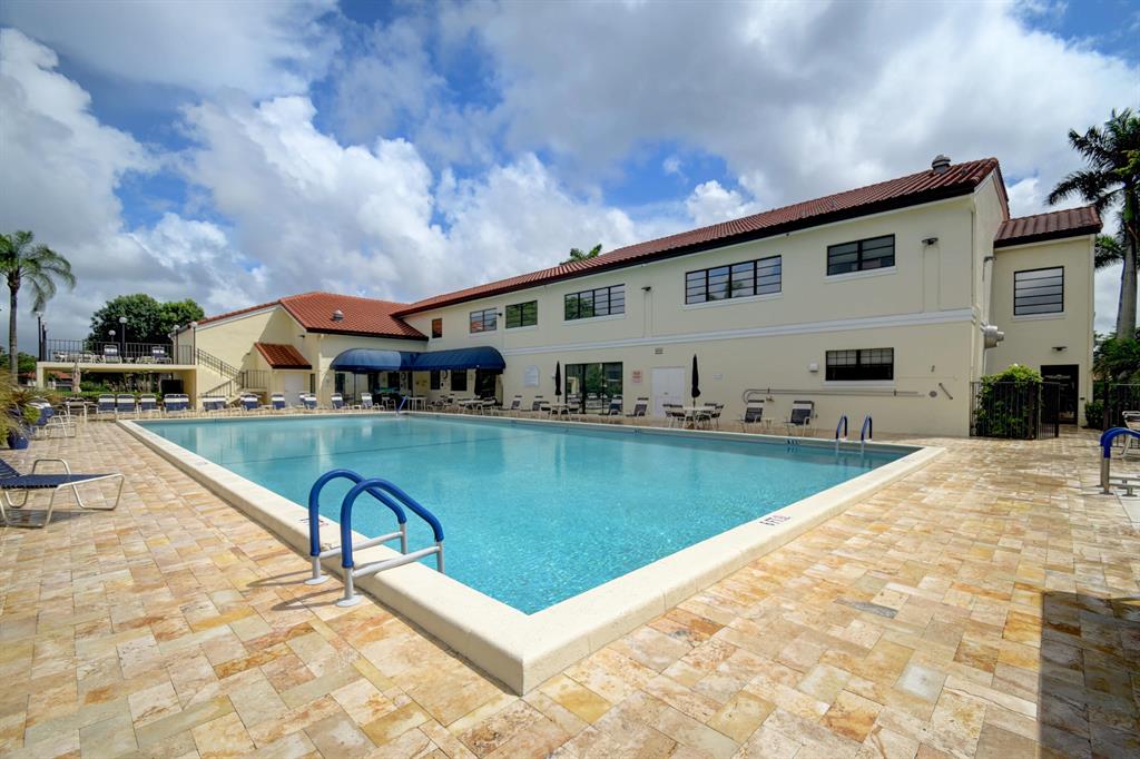 10812 Lake Palm Lane Unit: 201