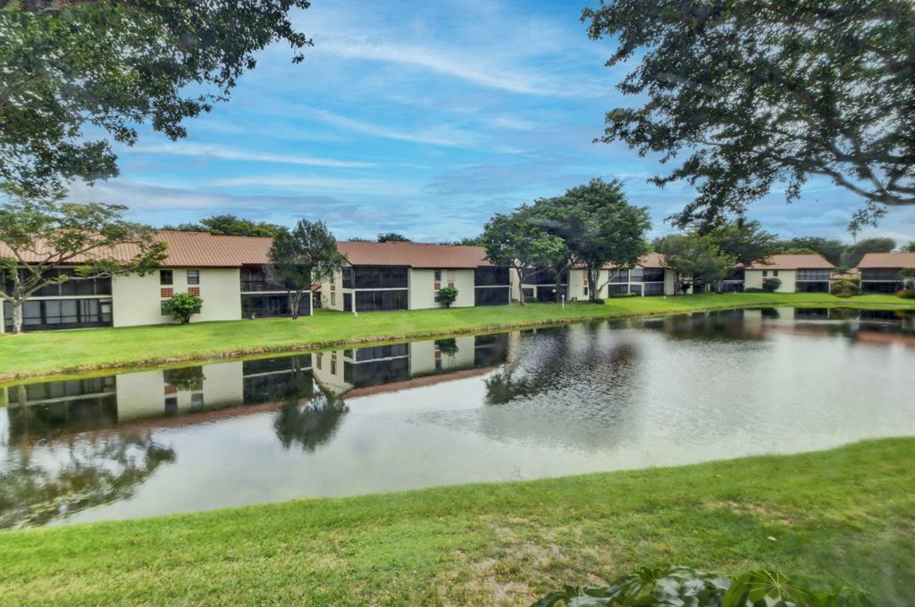 10812 Lake Palm Lane Unit: 201