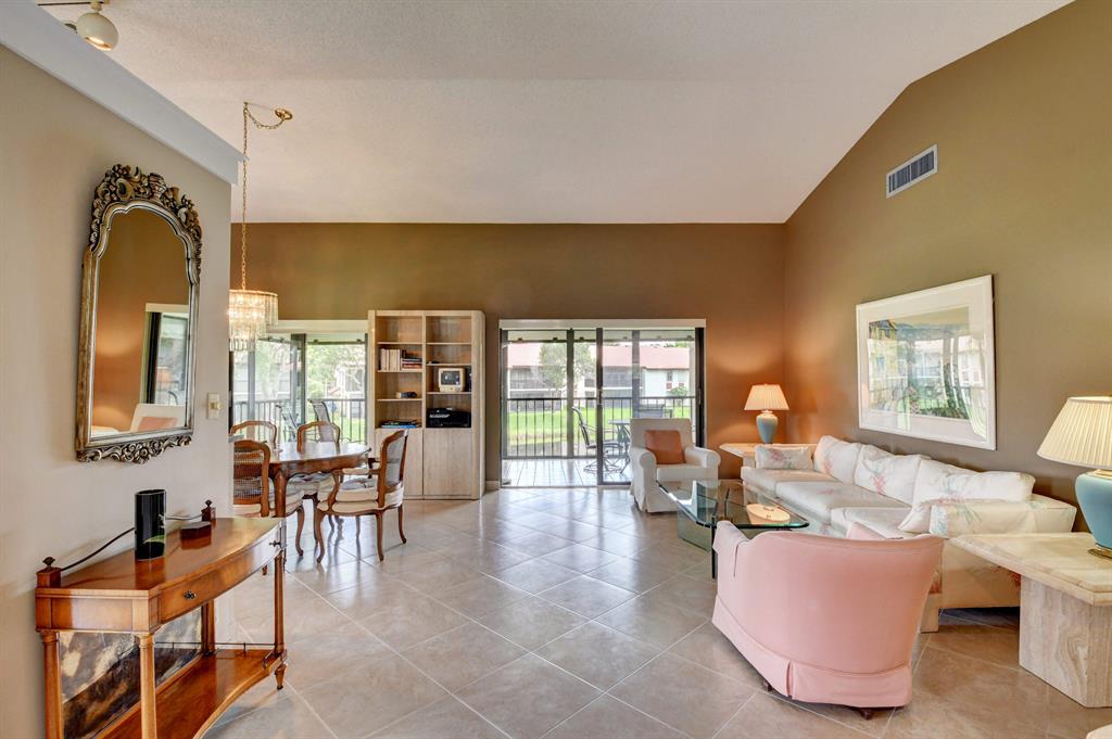 10812 Lake Palm Lane Unit: 201