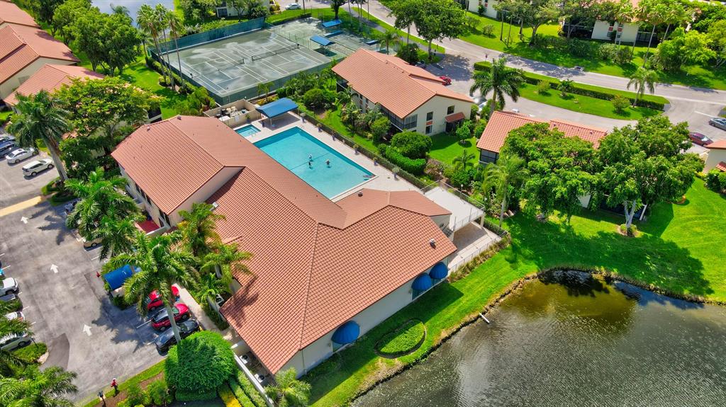 10812 Lake Palm Lane Unit: 201